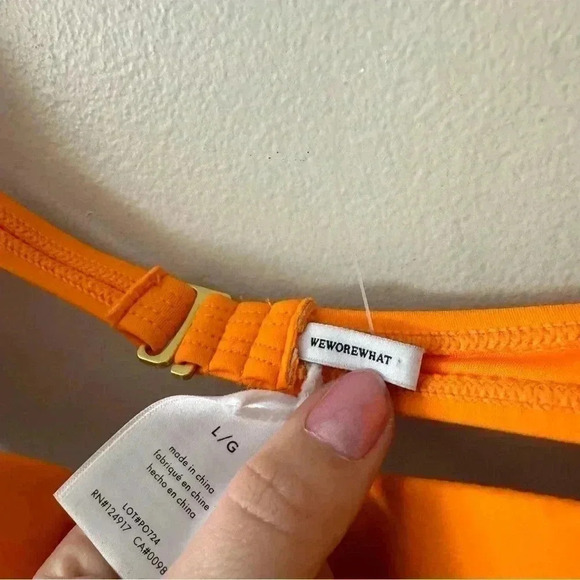 NWT WEWOREWHAT ORANGE BIKINI  TOP L - Picture 4 of 6